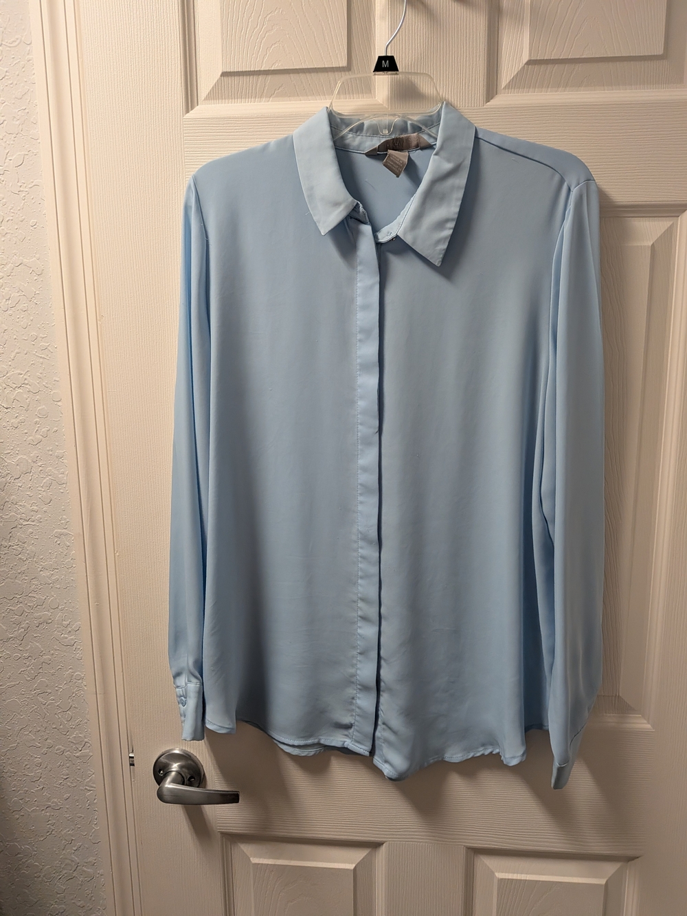 H&M Pale Blue Women's Long-Sleeve Button-Down Shirt